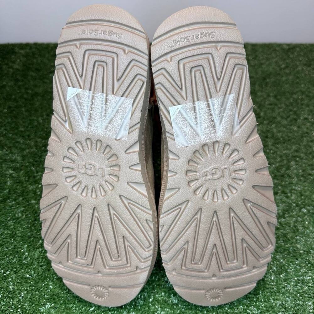 UGG Classic Short Zipper Tape Logo boots Beige Suede women’s 7 size - Picture 6 of 6